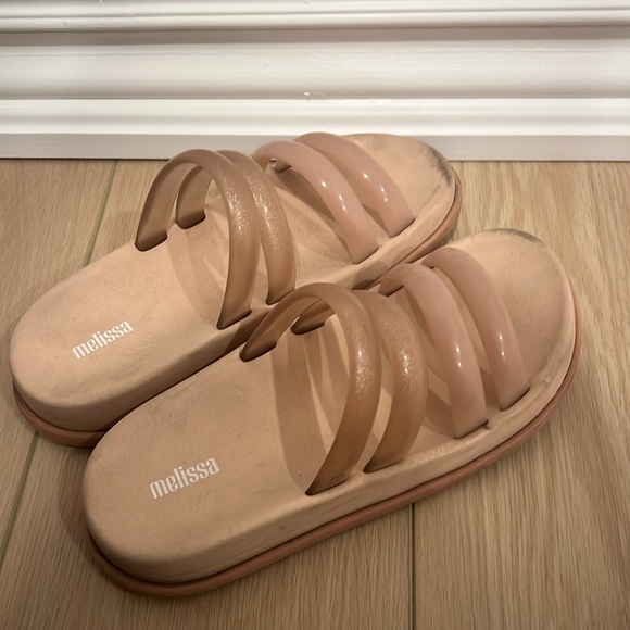 Melissa Slides - Picture 2 of 5